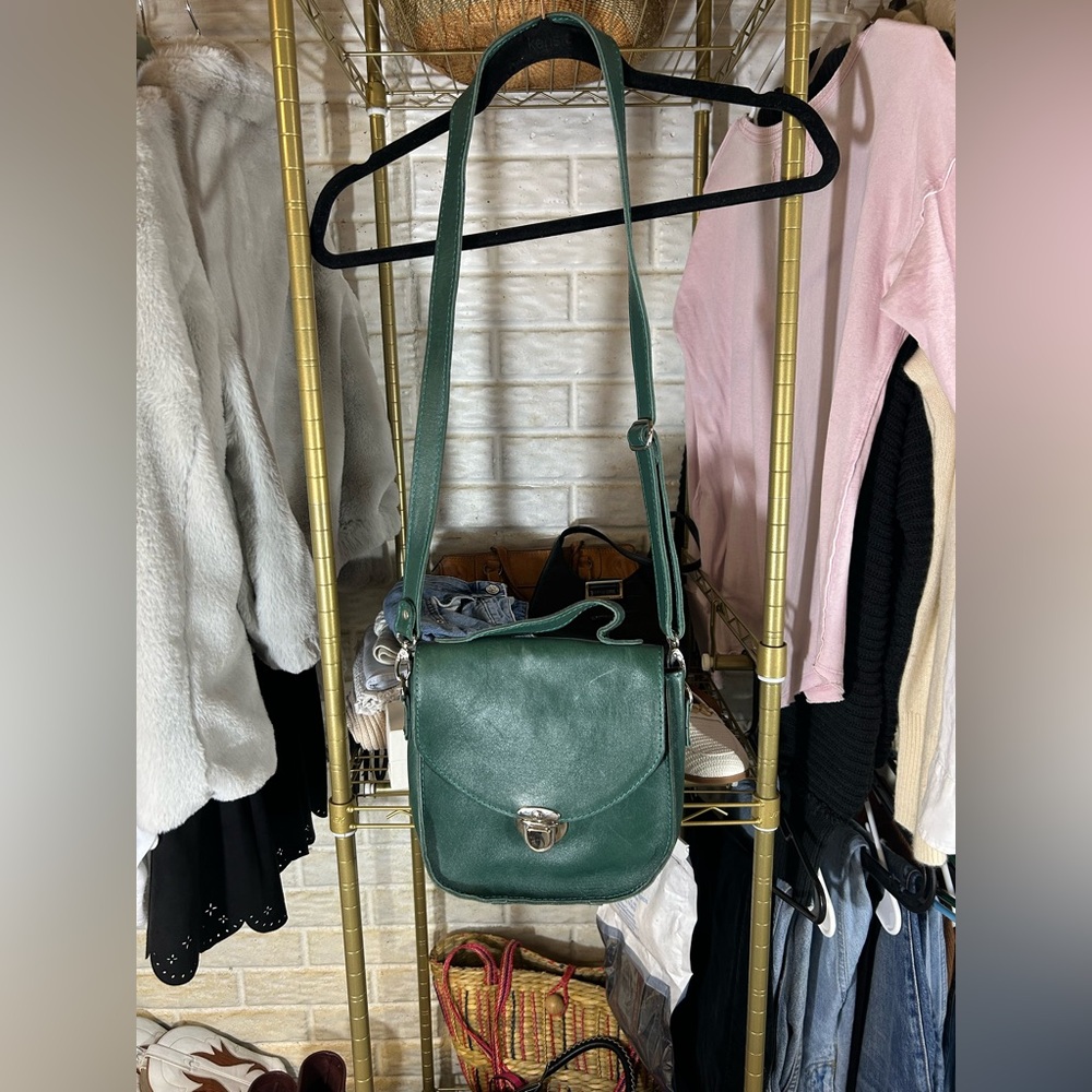 Elegant Green Leather Shoulder Bag